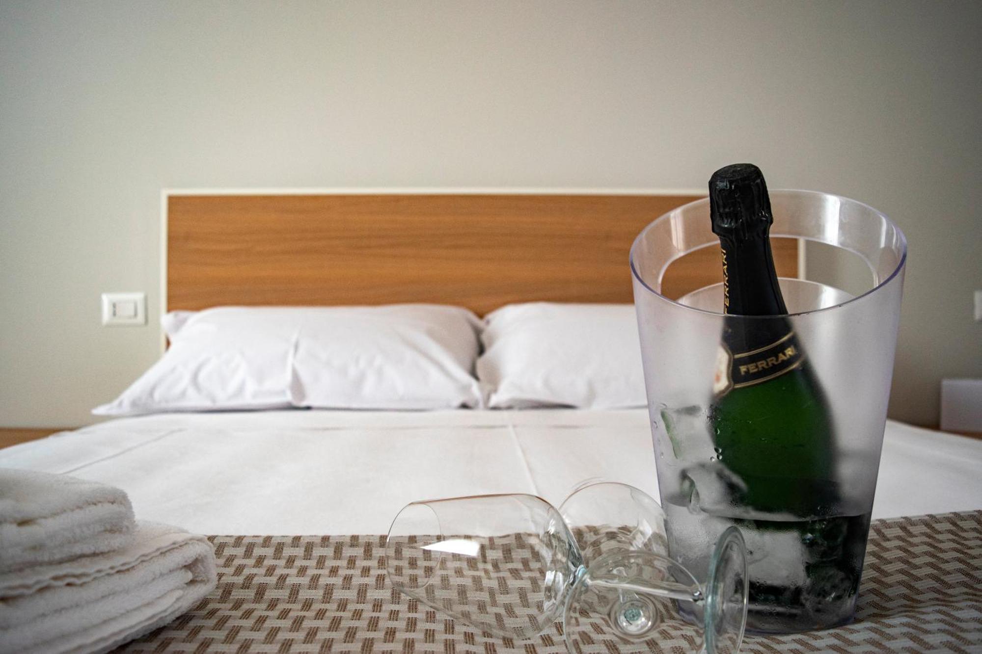 Ferrari Rooms & Apartments Porto Cesareo Exterior foto